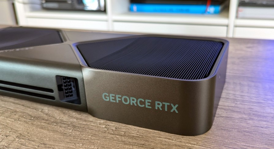 RTX 5060 e RTX 5060 Ti: Le nuove schede grafiche NVIDIA GeForce RTX 5060 e RTX 5060 Ti, dotate dell'architettura Blackwell, offrono prestazioni superiori per il gaming e le applicazioni professionali, con supporto per ray tracing in tempo reale e intelligenza artificiale avanzata.